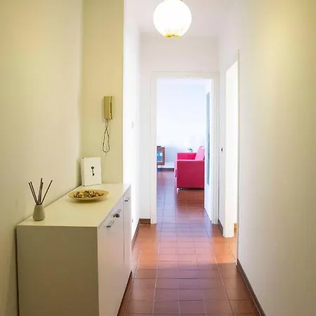 Cloud 9 - With Stunning View Apartment